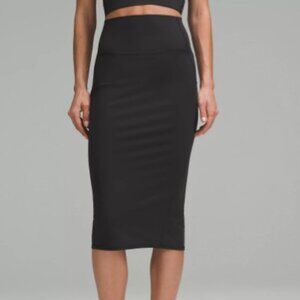 NWT Lululemon Nulu Slim-Fit High-Rise Skirt Size 12 Black